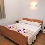 Cvita 아파트 트로기르